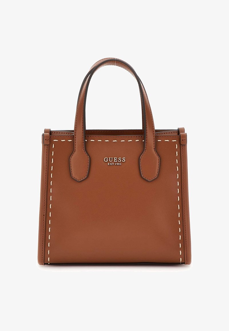Borsa a mano in pelle marrone con due manici corti, cuciture visibili e logo impresso. Presenta una forma strutturata e linee pulite.