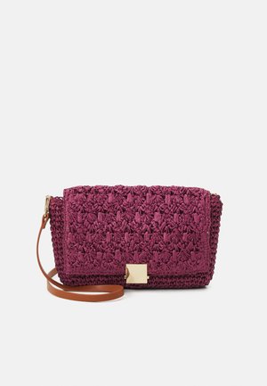 ENVELOPE RING MASTER - Kabelka - raspberry