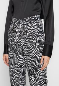 The Kooples Tygbyxor - black