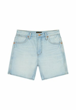 Shorts en denim bleu clair avec une coupe droite, cinq poches et des garnitures en métal. Texture délavée avec des détails de coutures visibles.