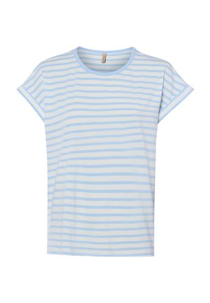 T-Shirt mit kurzen Ärmeln und Rundhalsausschnitt mit hellblauen und weißen horizontalen Streifen, umgeschlagene Bündchen, auf weißem Hintergrund dargestellt.