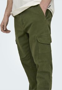 Only & Sons Pantaloni cargo - evergreen