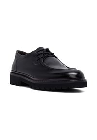 Zwarte leren veterschoenen met een gladde afwerking, ronde neus en een dikke, gestructureerde zwarte zool. Minimalistisch ontwerp met subtiele stiksels.