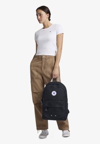 Converse CAM CHUCK BACKPACK UNISEX - Turistinė kuprinė - black