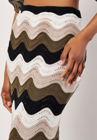 Apricot WAVES - Jupe longue - khaki
