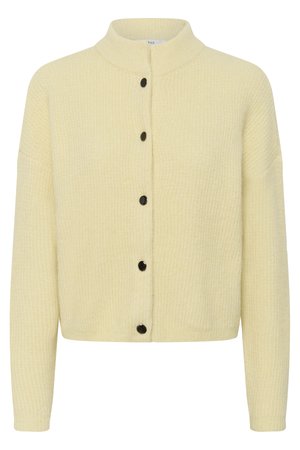 Μαλακό πλεκτό ζακέτα από κρεμ ύφασμα με μακριά μανίκια, ψηλό γιακά και πέντε μαύρα κουμπιά στην μπροστινή πλευρά.