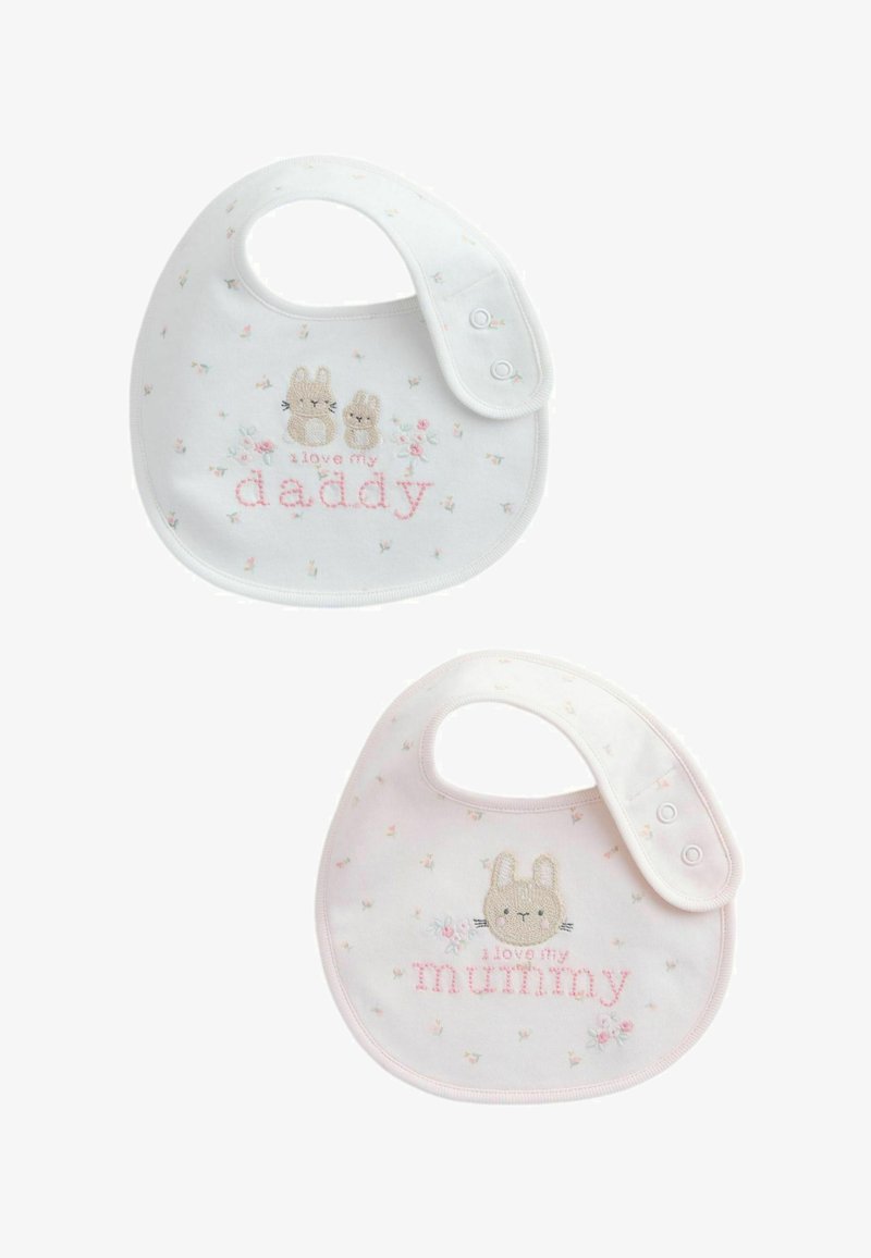 Du kabliukai kūdikių seilinukai su spaudėmis: vienas sako „myliu savo tėtį“ su dviem kiškio veidais, kitas sako „myliu savo mamą“ su vienu kiškio veidu.