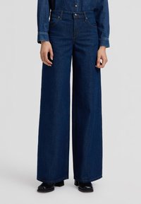 Δεν επιλέχθηκε, dark-blue denim