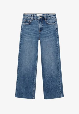 Jean en denim bleu à jambe large avec un design classique à cinq poches, fermeture par bouton, et texture délavée. Lignes épurées et détails de couture robustes.
