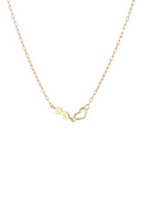 Collier doré avec chaîne maillée, mettant en avant un symbole d'infini et des accents en forme de cœur comme éléments de design remarquables.