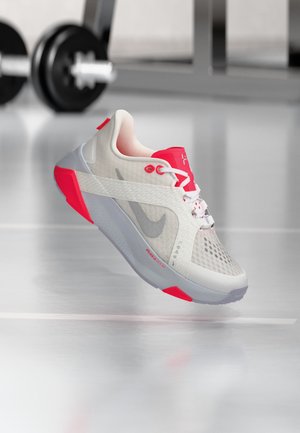 Nike Performance, HYBRID WOMEN - Тренировъчна обувка - white/black/phantom/laser crimson/football grey