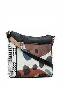 Mehrfarbige Handtasche mit einem schwarzen Lederoberteil, das geometrische Muster in Brauntönen, Blau und Weiß aufweist, ergänzt durch einen Reißverschluss.