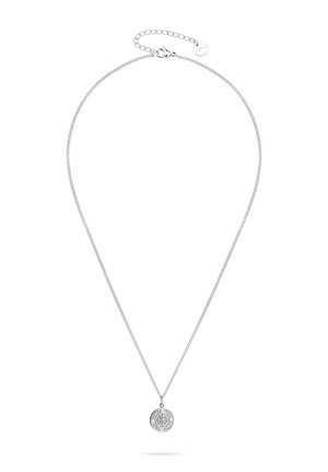 Silberne Halskette mit einer zarten Kette, die einen runden Anhänger mit einem eingravierten Kompassdesign und dekorativen Akzenten zeigt.