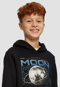 s.Oliver IMPRIMÉ - Kapuzenpullover - schwarz