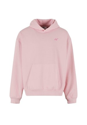 Sweatshirt à capuche rose avec une poche avant, des poignets et un ourlet côtelés. Présente un petit logo sur la poitrine, fabriqué en tissu doux en mélange de coton.