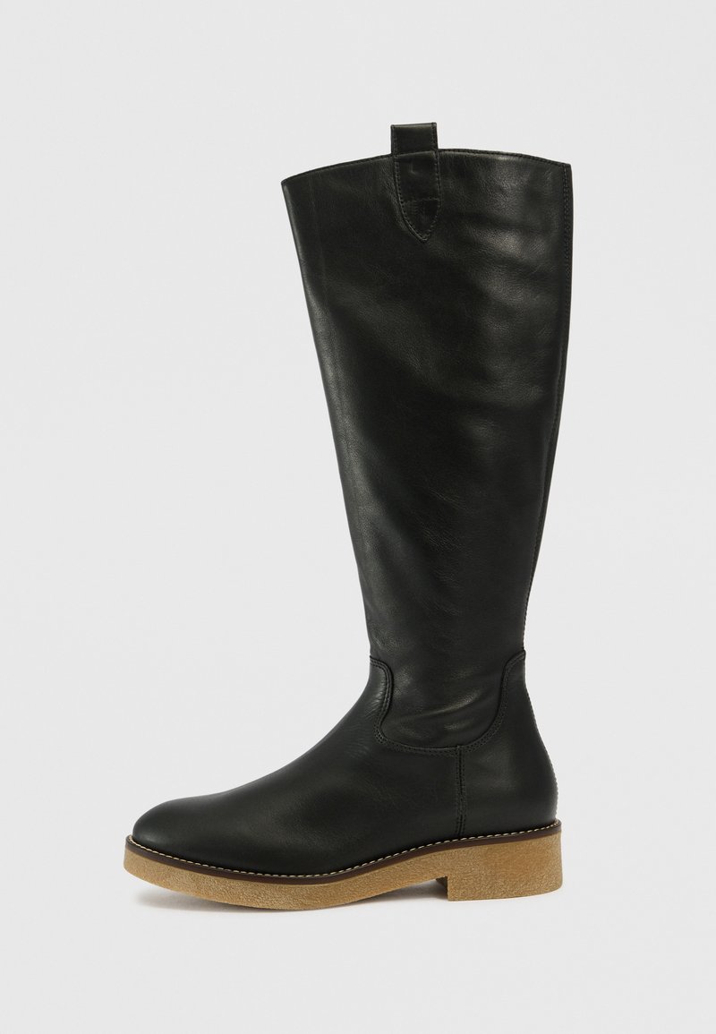 Botas