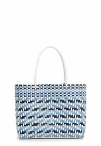 Borsa tote intrecciata in tonalità di blu con accenti bianchi. Presenta un motivo a zigzag, due manici bianchi e una forma rettangolare.