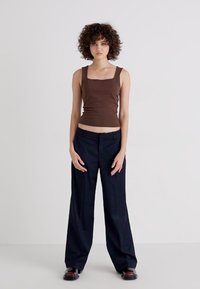 Gina Tricot SQUARE TANK - Topper - dark brown