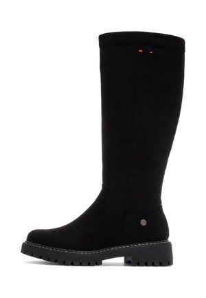 Botas negras de ante hasta la rodilla, con un acabado texturizado, suela robusta y acentos en naranja en la parte superior.