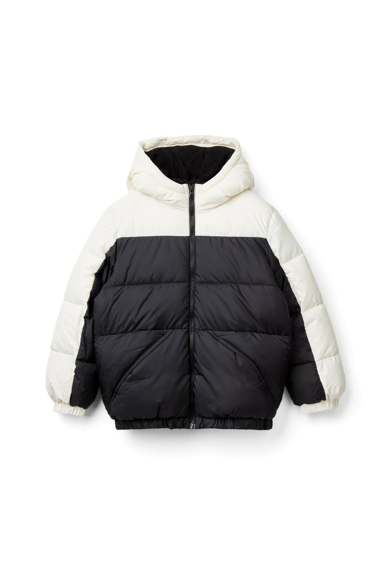 Pufová bunda s bílou horní částí a černou dolní částí. Obsahuje kapuci, přední zip a elastické manžety. Husté polstrování s hladkým povrchem.