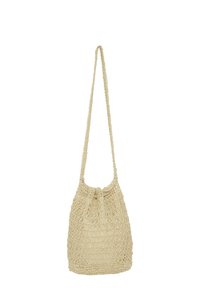 Borsa in crochet beige con chiusura a coulisse e una sola tracolla. Presenta un motivo a trama aperta e una superficie morbida e texturizzata.