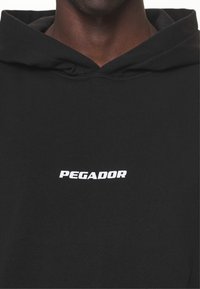 Pegador COLNE LOGO  - Φούτερ με κουκούλα - black