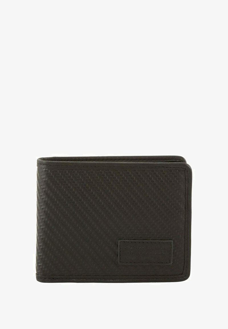 Portafoglio bifold nero realizzato in materiale sintetico testurizzato, caratterizzato da una finitura esterna liscia e un logo in rilievo su un lato.