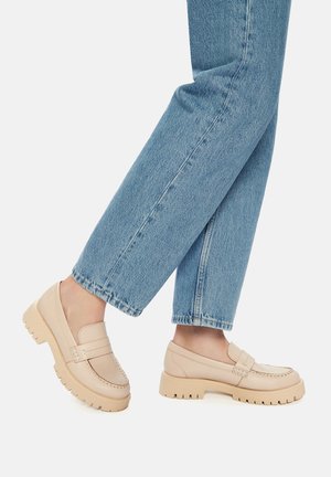 LOAFERS - Scarpe senza lacci - beige