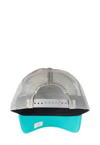 Lkw-Kappe mit einer türkisfarbenen Schirm, silbernem Netzrücken, schwarzem Unterbill und verstellbarem Snap-Verschluss. Verfügt über ein klassisches strukturiertes Design.