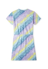 Sukienka z krótkim rękawem w pastelowe wzory tie-dye w kolorach niebieskim, fioletowym i żółtym, z elastyczną talią, co zapewnia dopasowany krój.