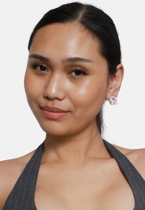 MANIUS  - Earrings - silberfarben poliert