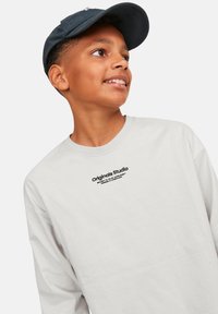 Jack & Jones VESTERBRO MIT 3-D-PRINT - Ilgarankovis viršutinės dalies drabužis - beige