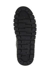 Suela de zapato de goma negra con una superficie texturizada y con patrón, y surcos profundos para un mejor agarre. Presenta acentos elevados y una marca de tamaño de 40.