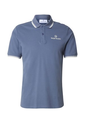 Polo à manches courtes bleu avec bordure blanche sur le col et les manches, patte à deux boutons et logo Sergio Tacchini sur la poitrine.
