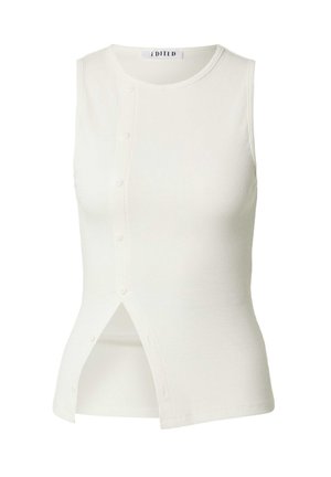 Witte geribde mouwloze top met ronde hals en asymmetrische knoopsluiting aan de voorkant links, eindigend in een kleine split.