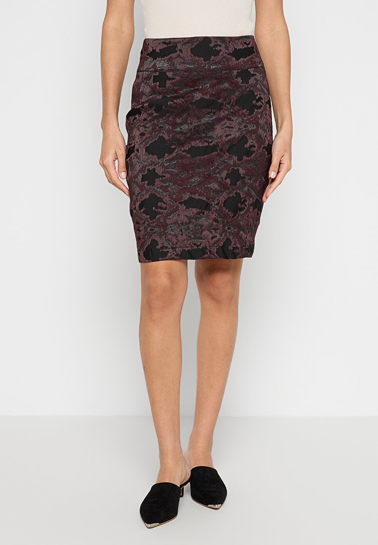 Sarah Pacini Kokerrok rood Sarah Pacini Kokerrok rood