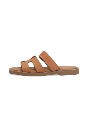 Braune Ledersandalen mit zwei breiten Riemen mit Ausschnitten, flacher Sohle und minimalem Nähedetail. Komfortorientiertes Design.