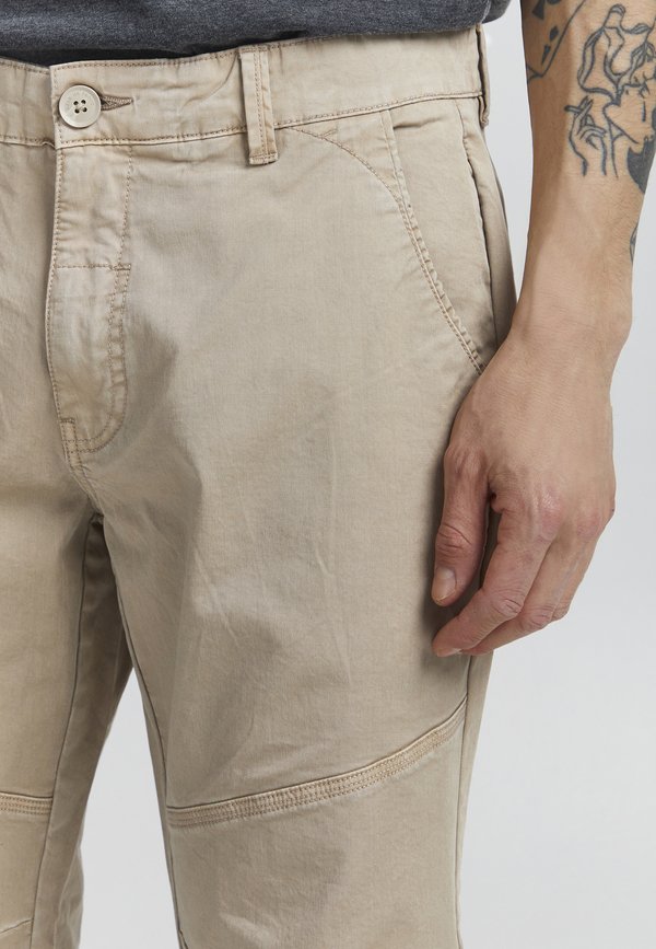 BHBRANKO REGULAR FIT - Shorts - crockery4