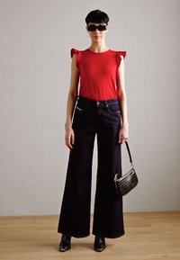 Anna Field Nyomott mintás póló - red