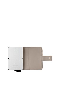 Grå läderplånbok med RFID-blockerande silverpanel, som har en slät yta, flera kortfack och ett fack med dragkedja.