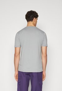 HUGO DIRAGOLINO - T-shirts - medium grey