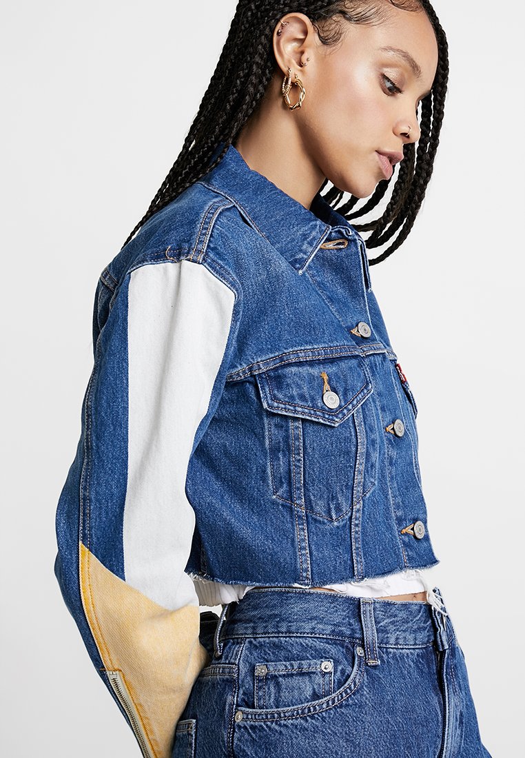 levis cut off crop trucker