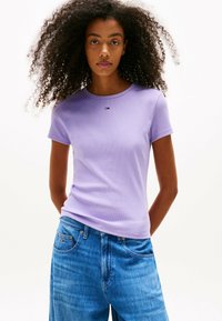 Tommy Jeans ESSENTIAL - Camiseta básica - purple