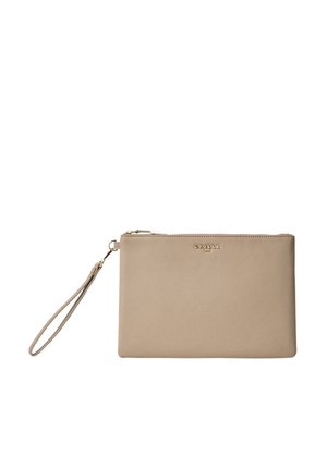 Pochette in pelle beige con chiusura a zip, forma piatta e tracolla rimovibile. Presenta un branding discreto sulla parte anteriore. Texture liscia.