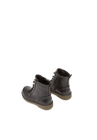 Bata Stivaletti stringati - Black
