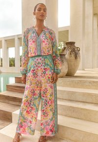 Love & Roses WIDE LEG PRINTED - Nohavice - pink