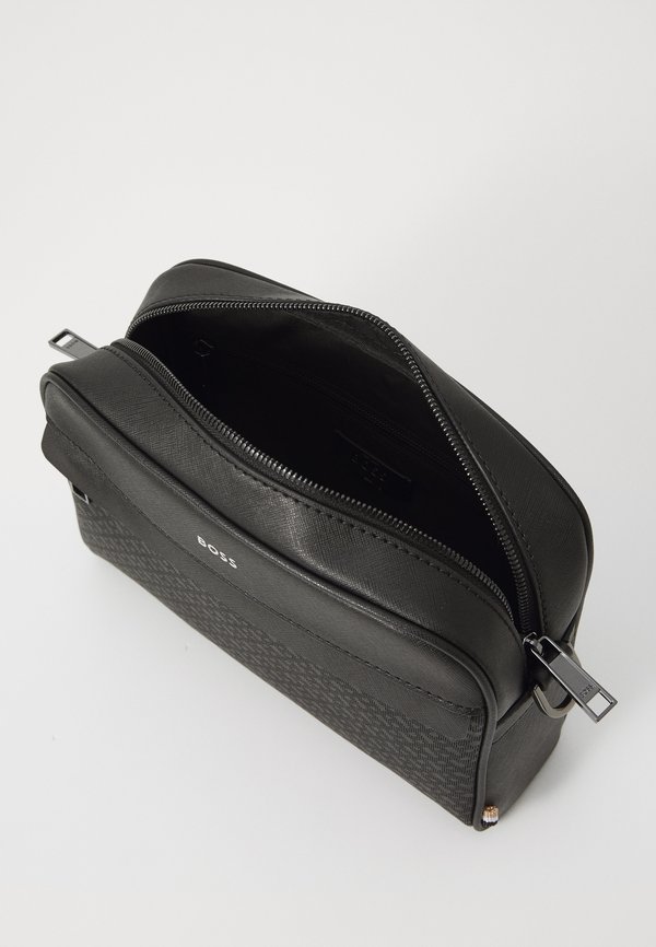 ZAIR SQUARED  - Cross body bag3