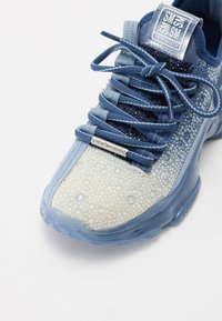 Steve Madden MISTICA - Baskets basses - blue denim