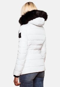 Navahoo ZUCKERBIENE - Winterjas - white