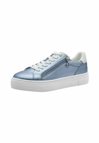 Ljusblå satinsneaker med vita skosnören, en sidogångjärn och texturerade detaljer på hälen. Har en tjock vit gummisula.